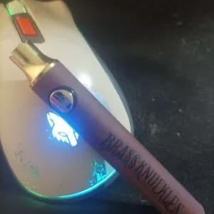 batería brass knuckles de 900 mah y voltaje ajustable | rosca 510