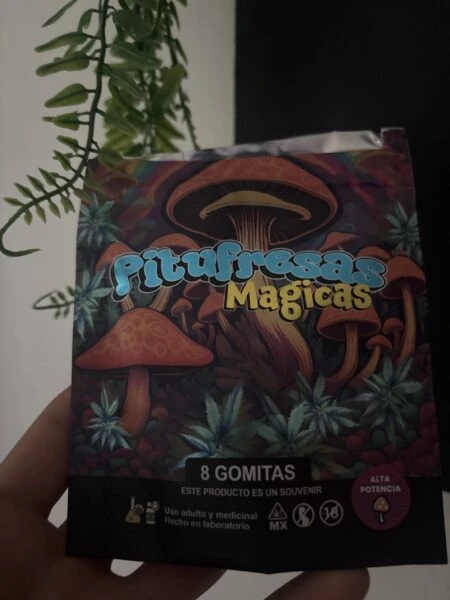pitufresas mágicas / psicodélicas / mezcla de hongos / delta 9 / 8 gomitas / 15m g / 120 mg