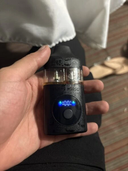 vape desechable premium | flying horse black edition | thc a + thc p + thc viii + live resin | pantalla led y botón para elegir cepa 3 en 1 | 9 gramos