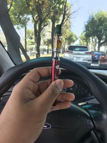 batería brass knuckles de 900 mah y voltaje ajustable | rosca 510