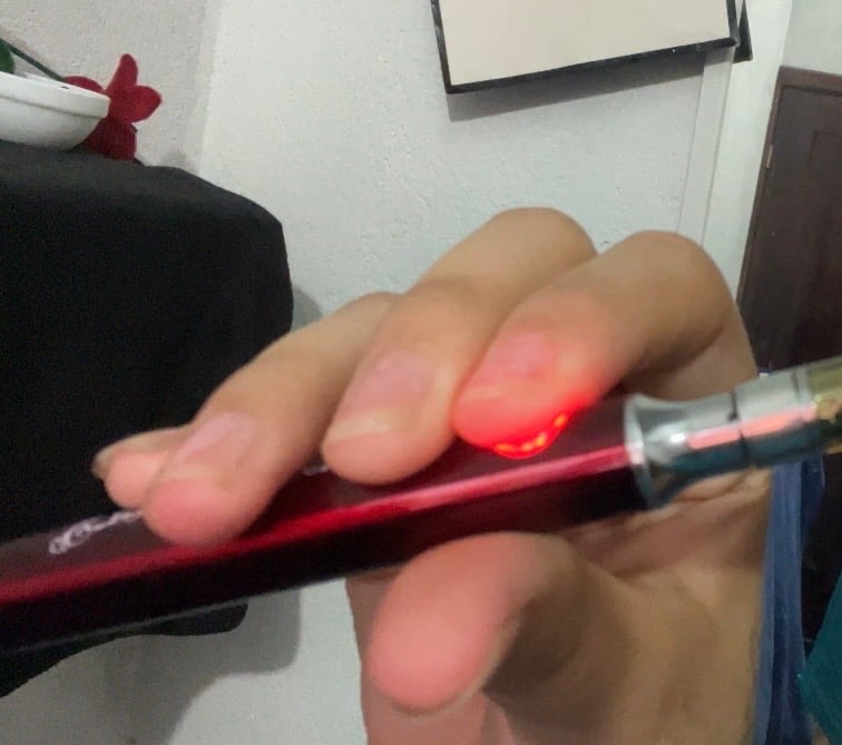 batería brass knuckles de 900 mah y voltaje ajustable | rosca 510