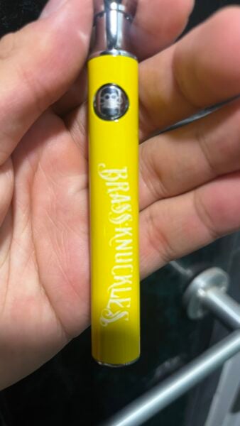batería brass knuckles de 900 mah y voltaje ajustable | rosca 510